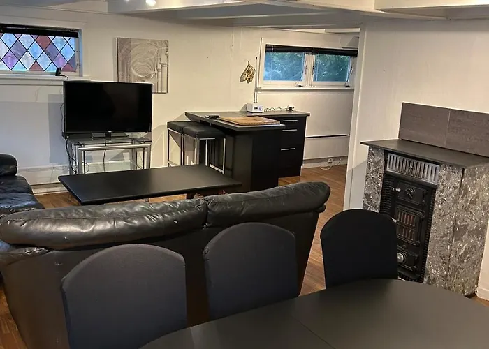 Cozy In With 3 Bedrooms 아파트